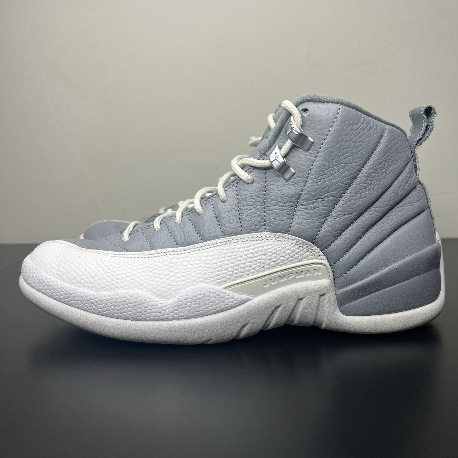 Size 9.5 – Jordan 12 Stealth 2022