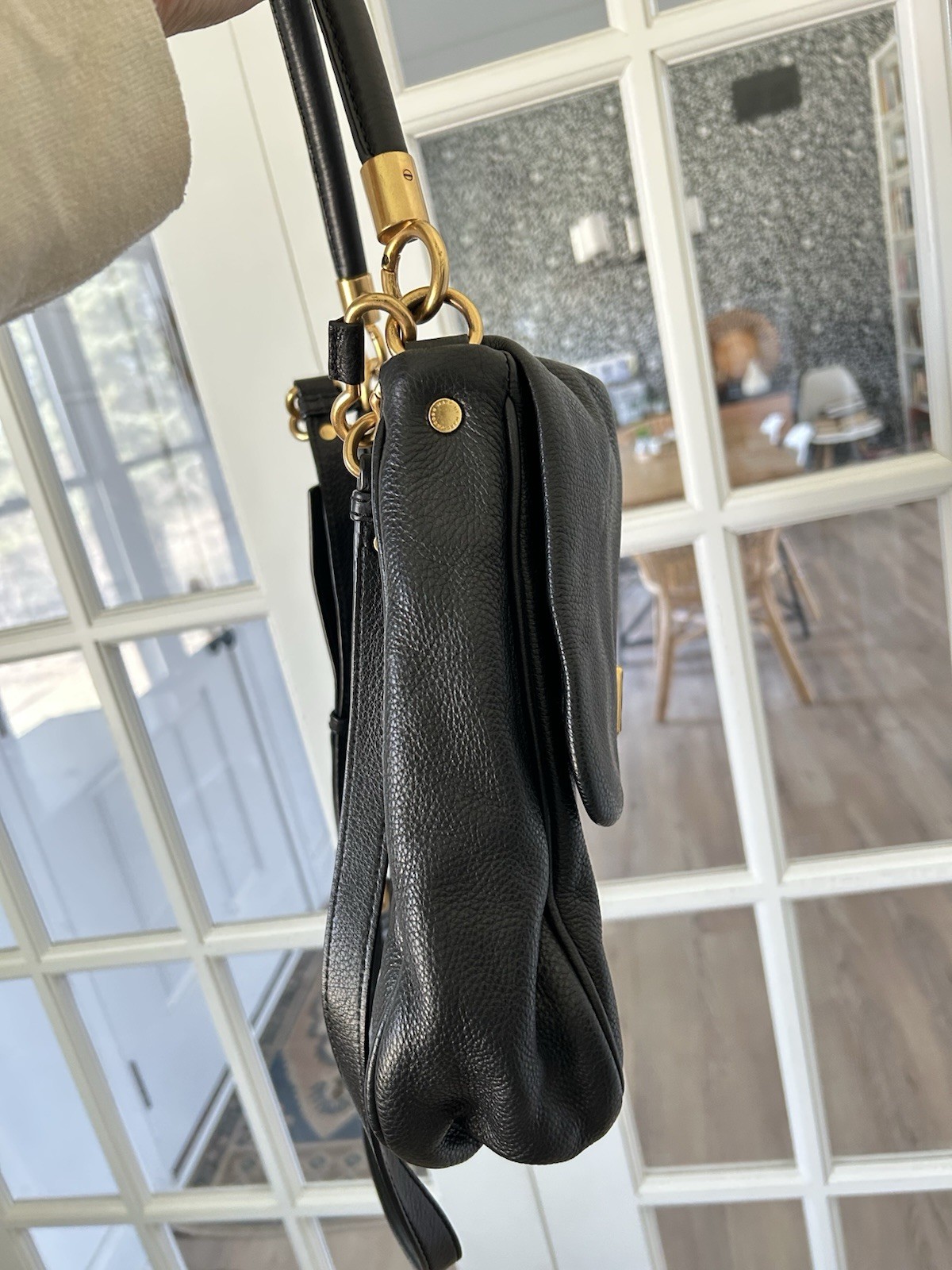 Marc by Marc Jacobs Black Medium Crossbody Bag Magnetic Flap Gold Hardware EUC