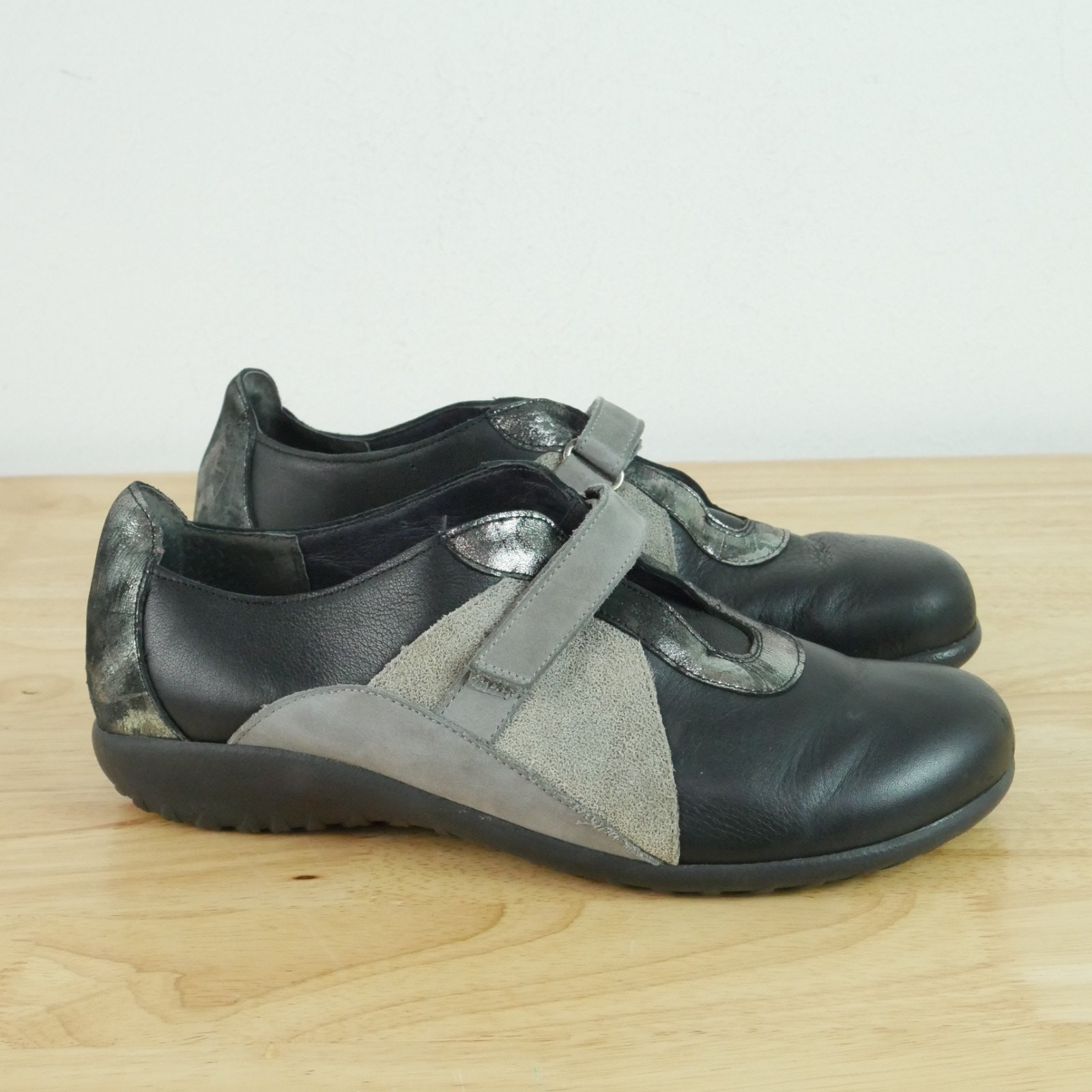 Naot Womens Amira Comfort Shoes EU 40 US 9 9.5 Soft Leather Black Metallic Flats