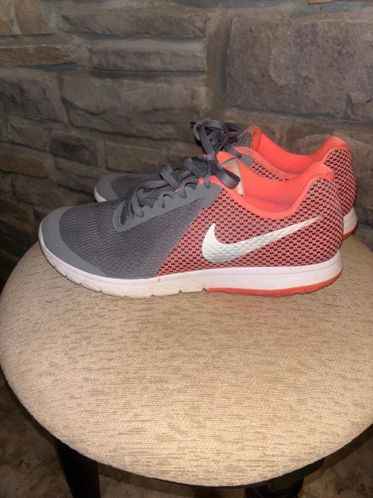 Nike Flex Experience Womens Running Shoes Gray/Coral Sz 9.5