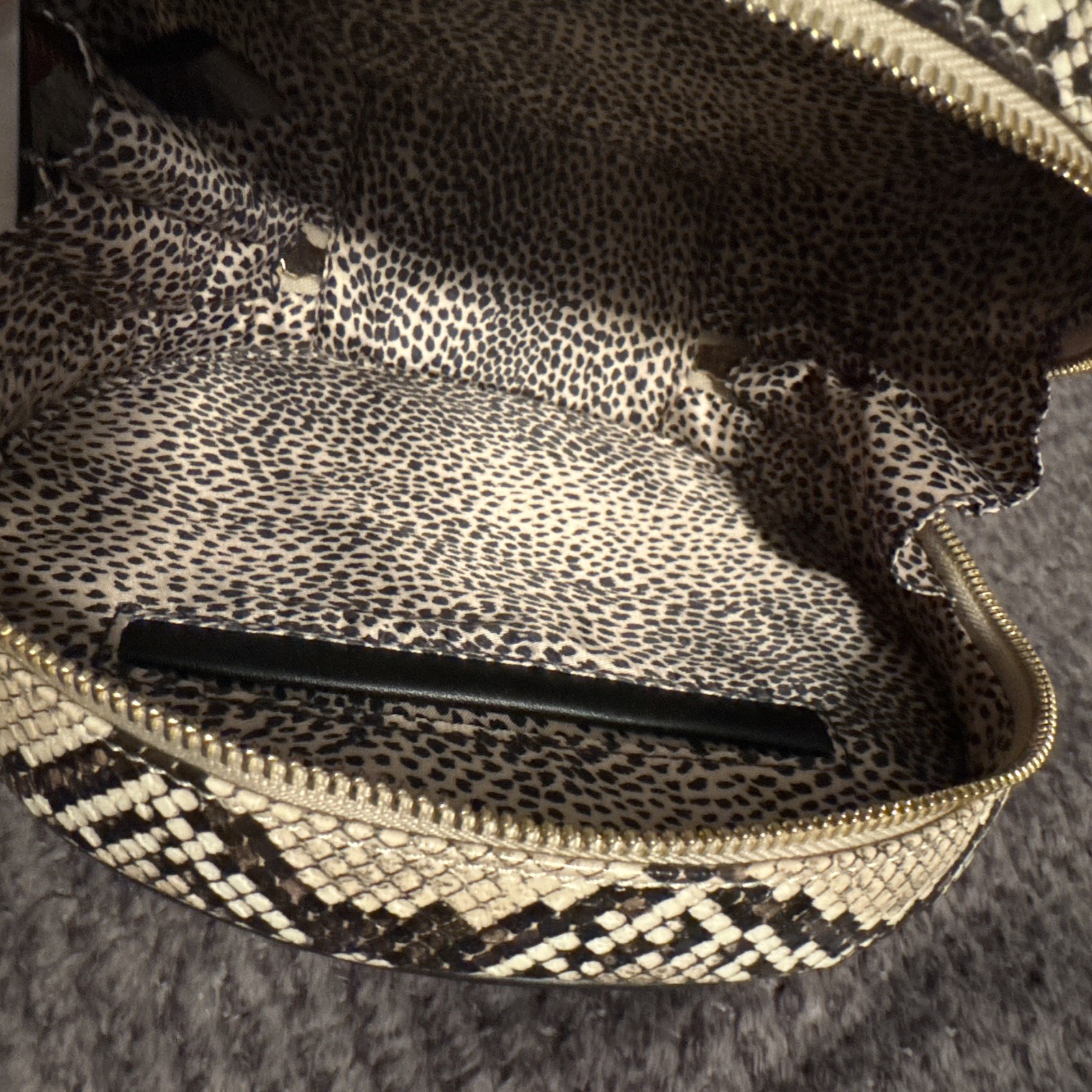 isabelle vegan leather snake print crossbody bag w/ Strap | New W/ Tags!