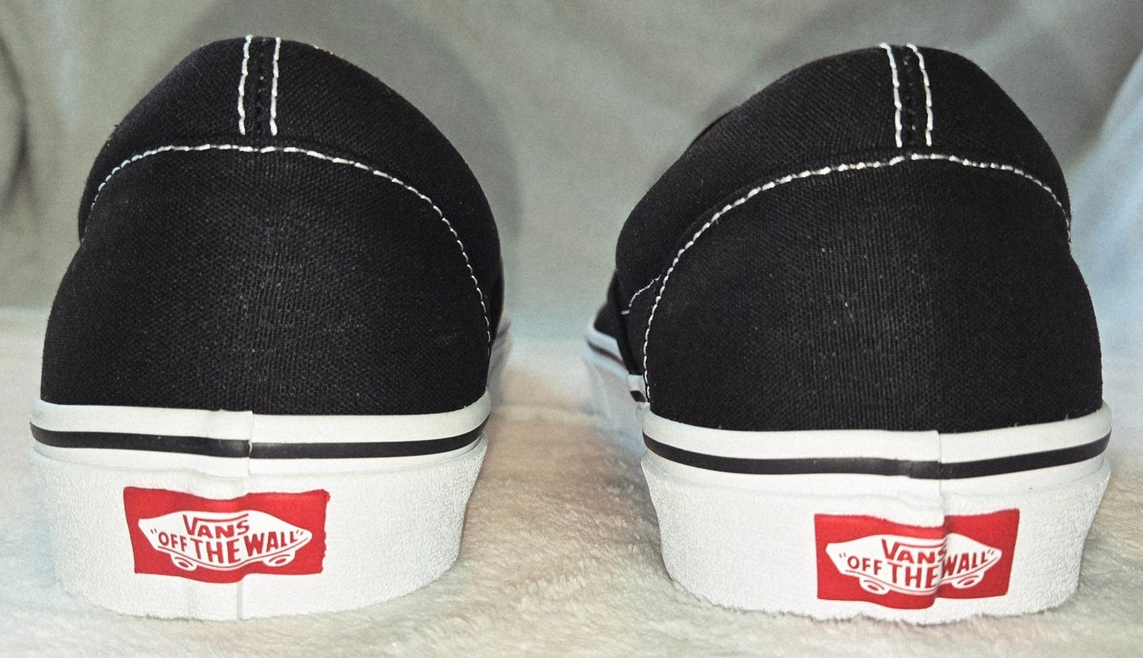 VANS Classic Slip-On Black/White Low Top Solid Sneaker, Unisex Adult Skate