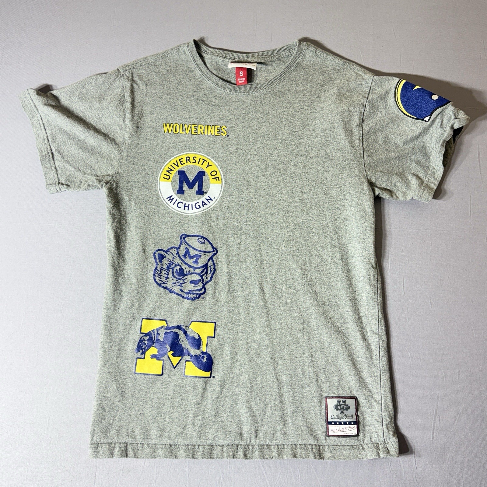 Mitchell and Ness T-Shirt vintage Michigan Wolverines College Vault Sz S