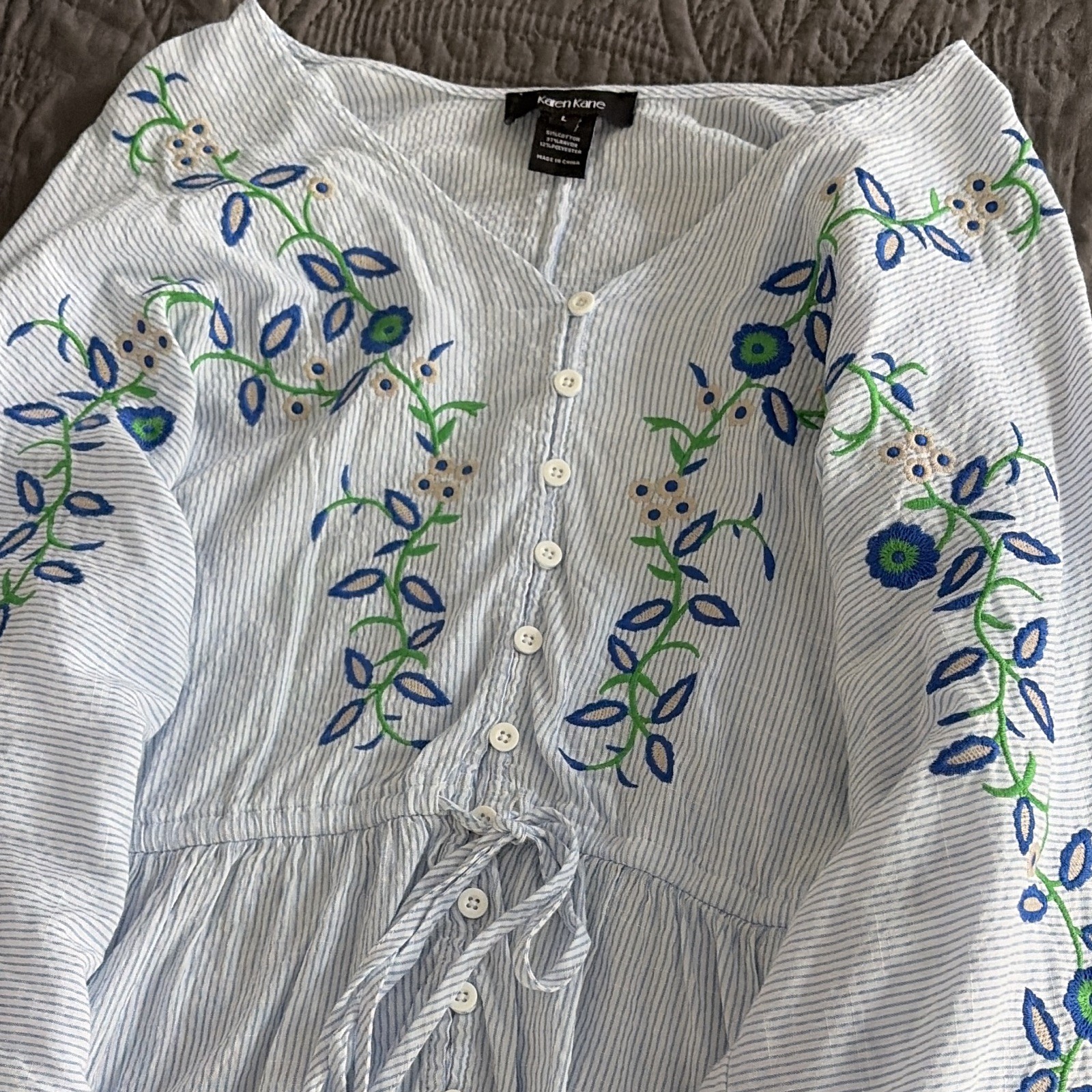 Karen Kane Blouse Womens L Blue White Striped Embroidered Floral V-Neck Button