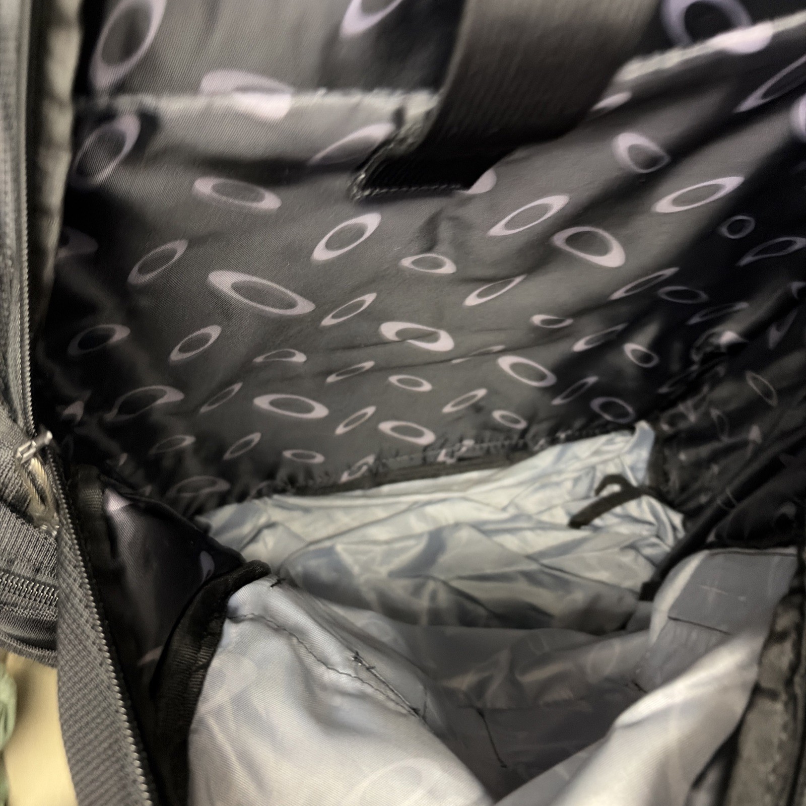 Oakley Kitchen Sink Backpack Stealth Black 34L Tactical Hiking Laptop Bag