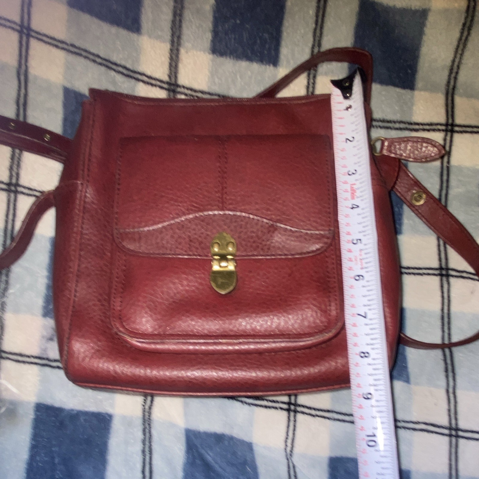 Relic Burgundy Pebbled Small Crossbody Bag Turn Lock Zip Adjustable Strap
