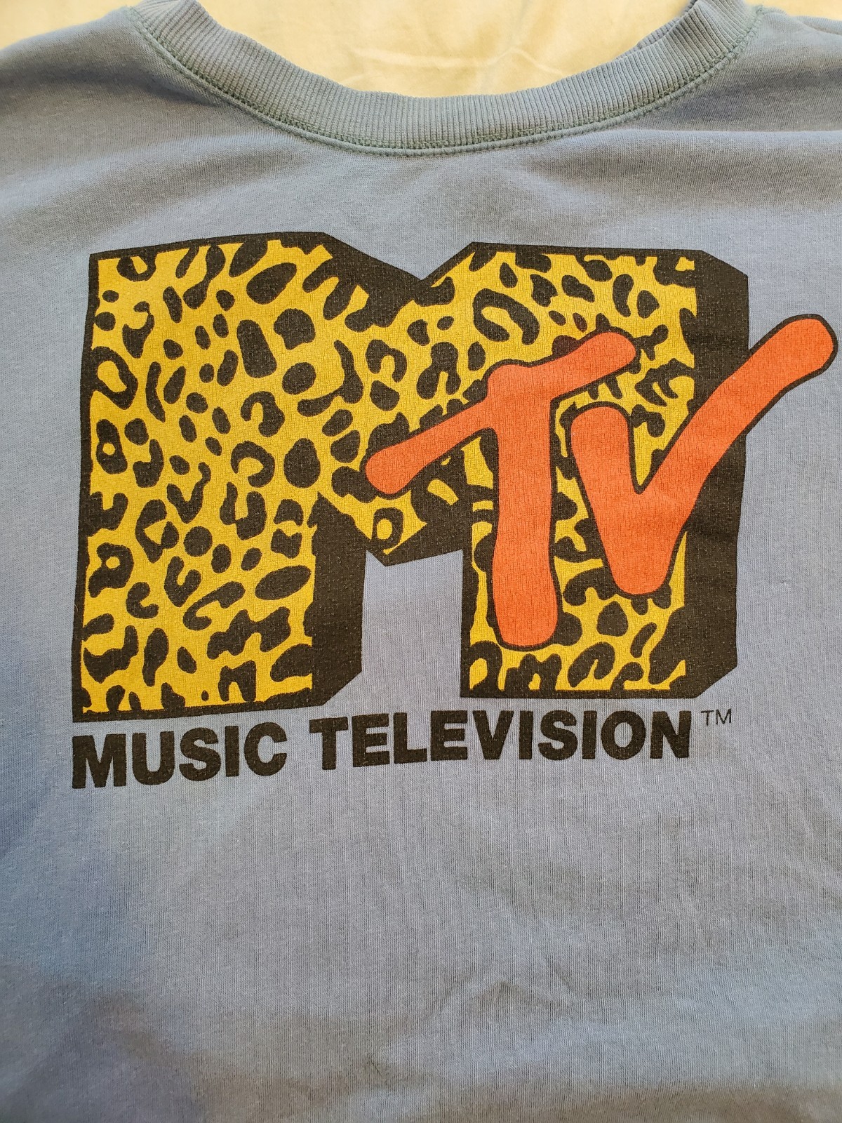MTV Woman’s M Logo Sweatshirt Pullover Music Television Leopard Print Sweater