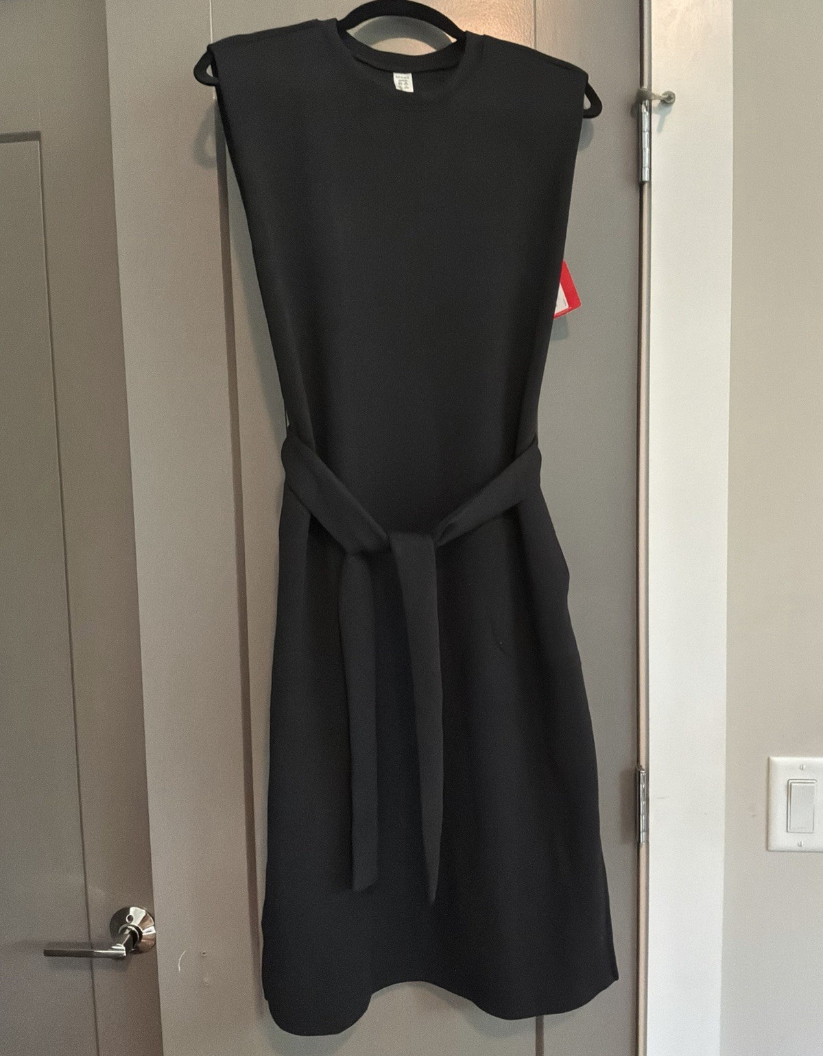 Spanx Black Solid Tank Dress Belted Midi Crew Neck Sleeveless Regular M