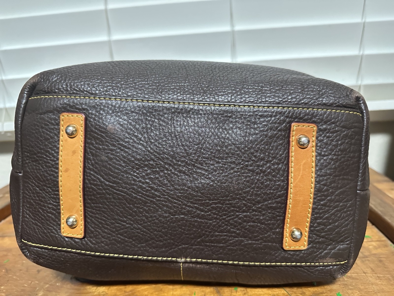Dooney and Bourke Shoulder Bag – Leather Good Condition