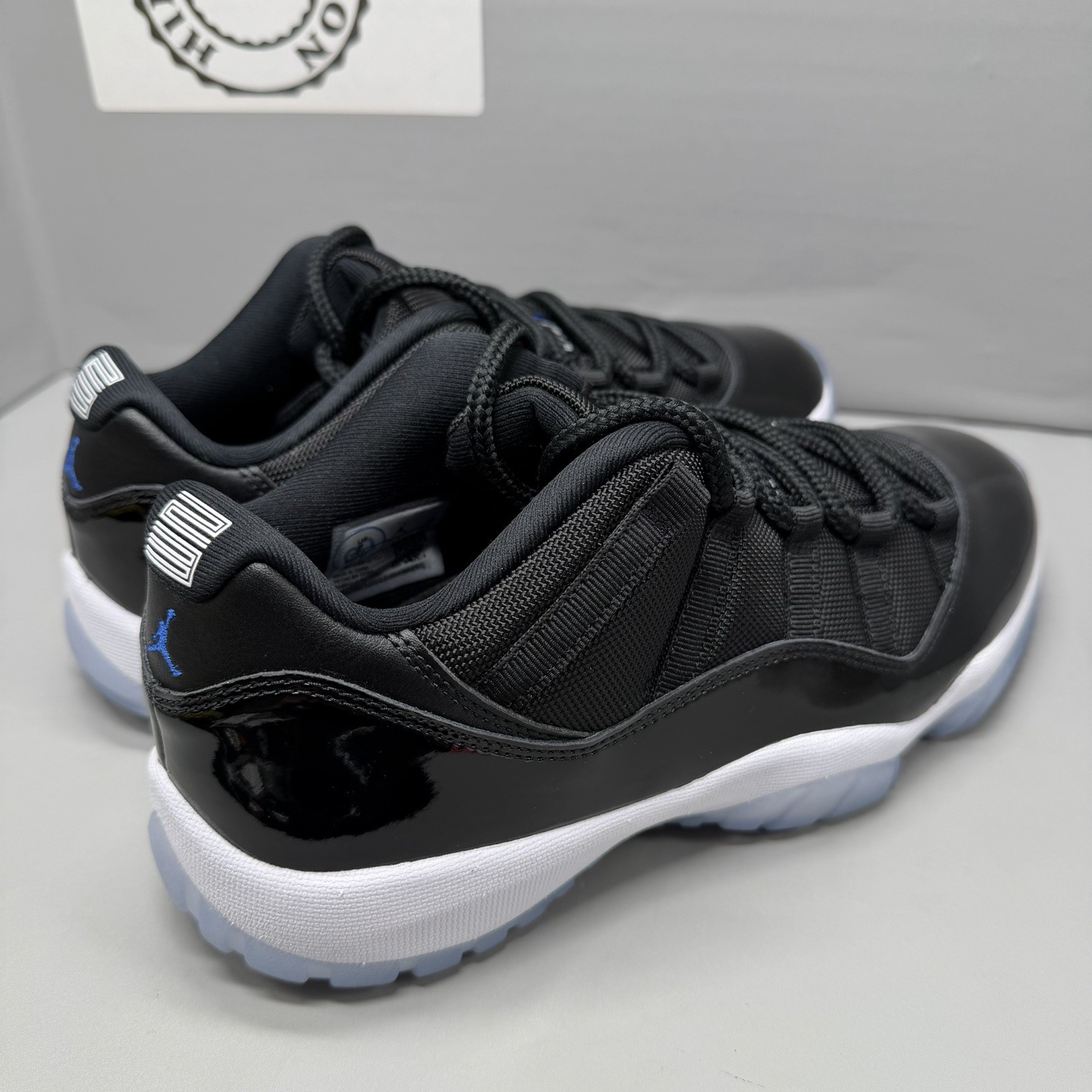 Air Jordan 11 Men Retro Low Space Jam Sneaker FV5104-004 Size 8 NEW B-Grade
