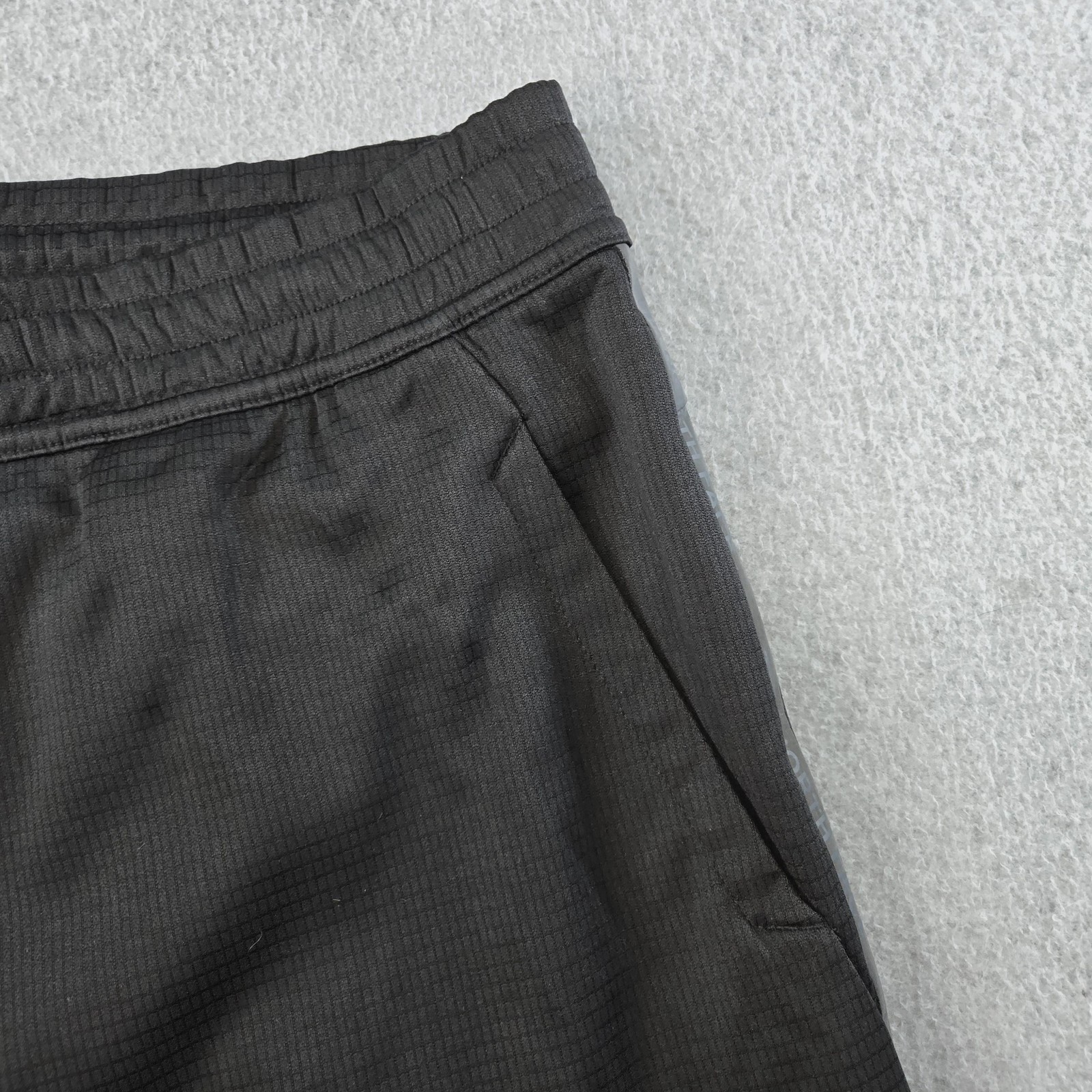 The North Face Shorts Mens L Black Fleece Polyester Elastic Waist 10in
