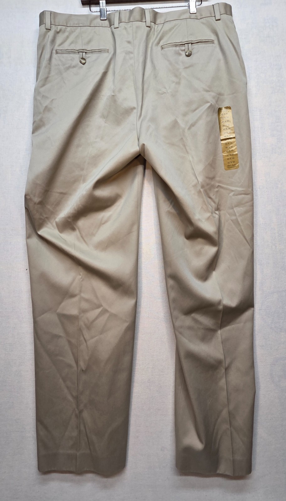 NWT Roundtree & Yorke Gold Label Pants Men 42×30 Flax Flat Front No Iron