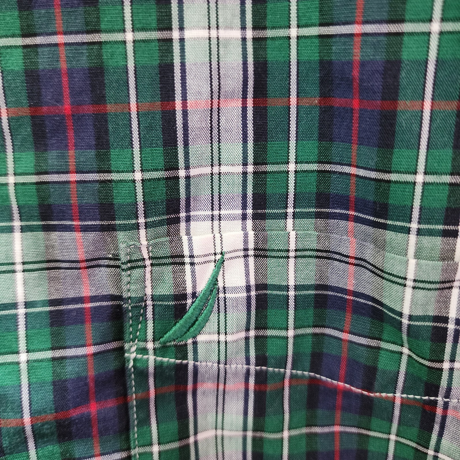 Nautica Men’s Slim Fit Wrinkle-Resistant Plaid Shirt, Green, Large**DEFECTIVE**