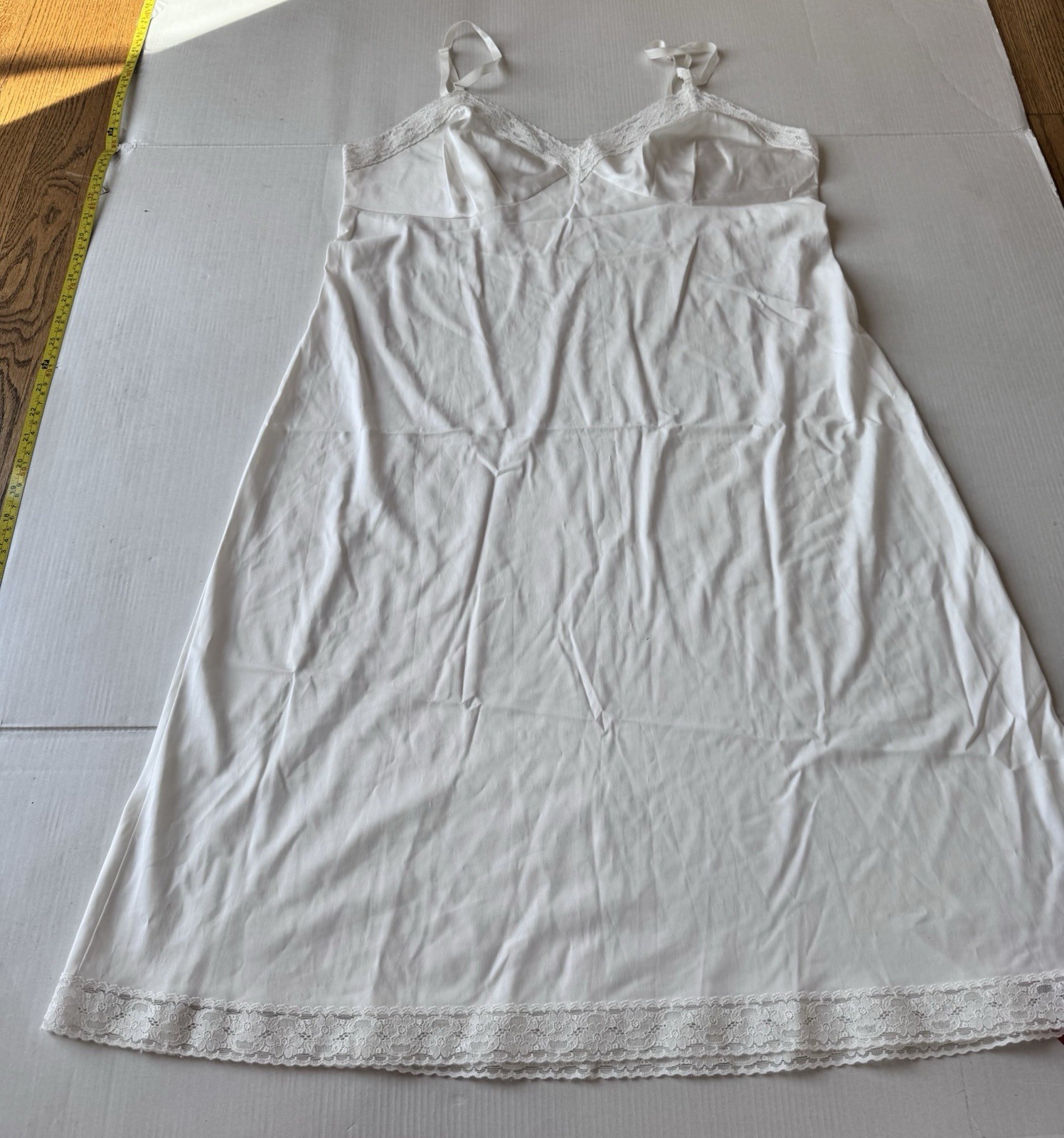 VANITY FAIR Ivory Nylon Slip Size 40 Lace Trim Vintage