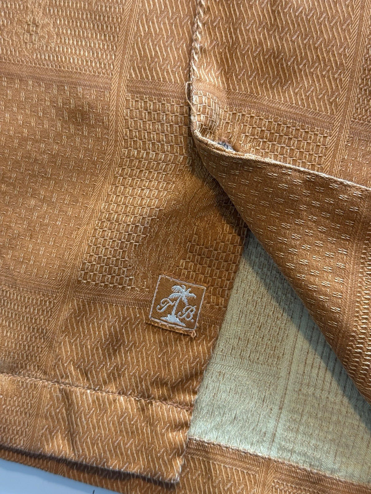 Men’s Medium Orange Tommy Bahama Silk Button Up Palm Tree Pineapple Pattern
