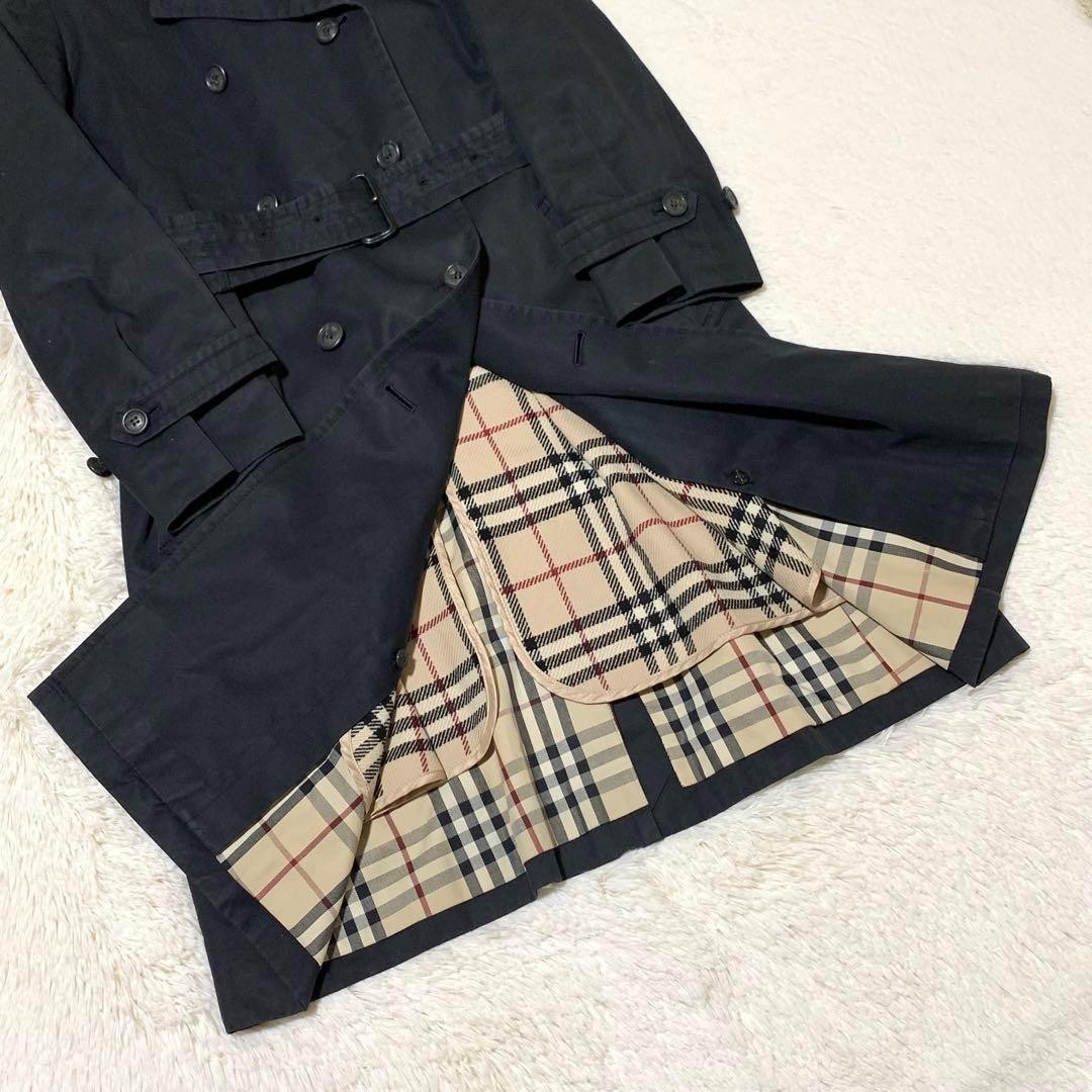 Excellent condition Burberry London trench coat Nova check liner with belt