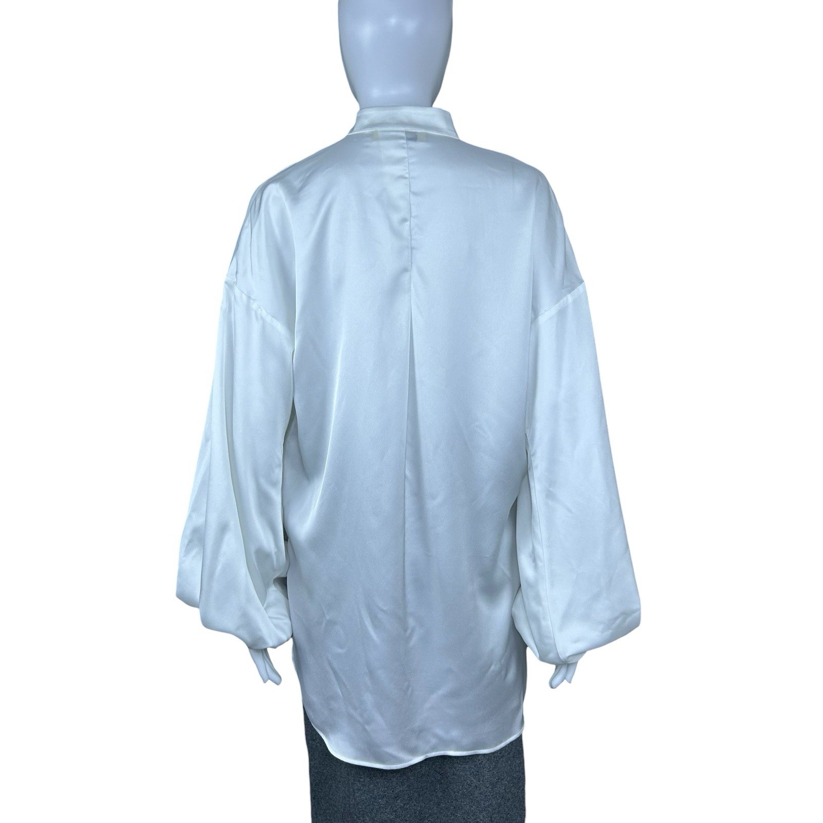 Kallmeyer Appartement Ballon Satin Button Down Shirt Size 4 Quiet Luxury Blouse