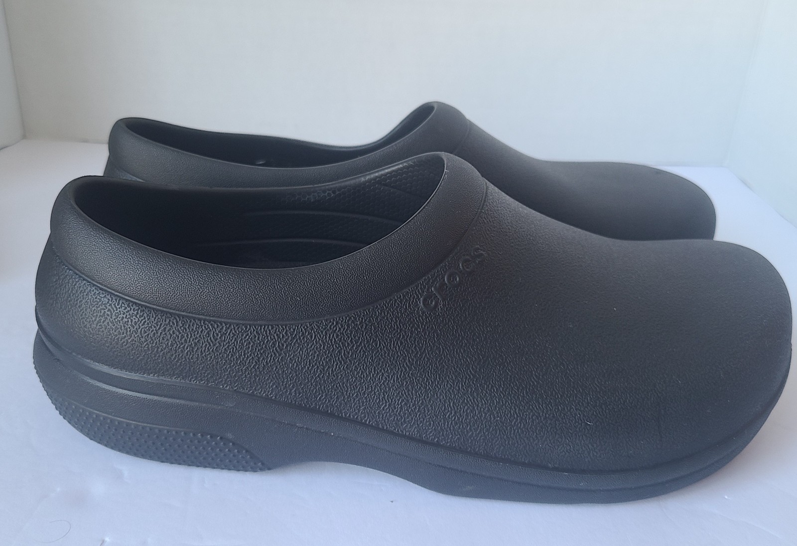 Crocs M8 W10 Bistro Black at Work Clog Shoes Slip Resistant Nursing Chef Comfort