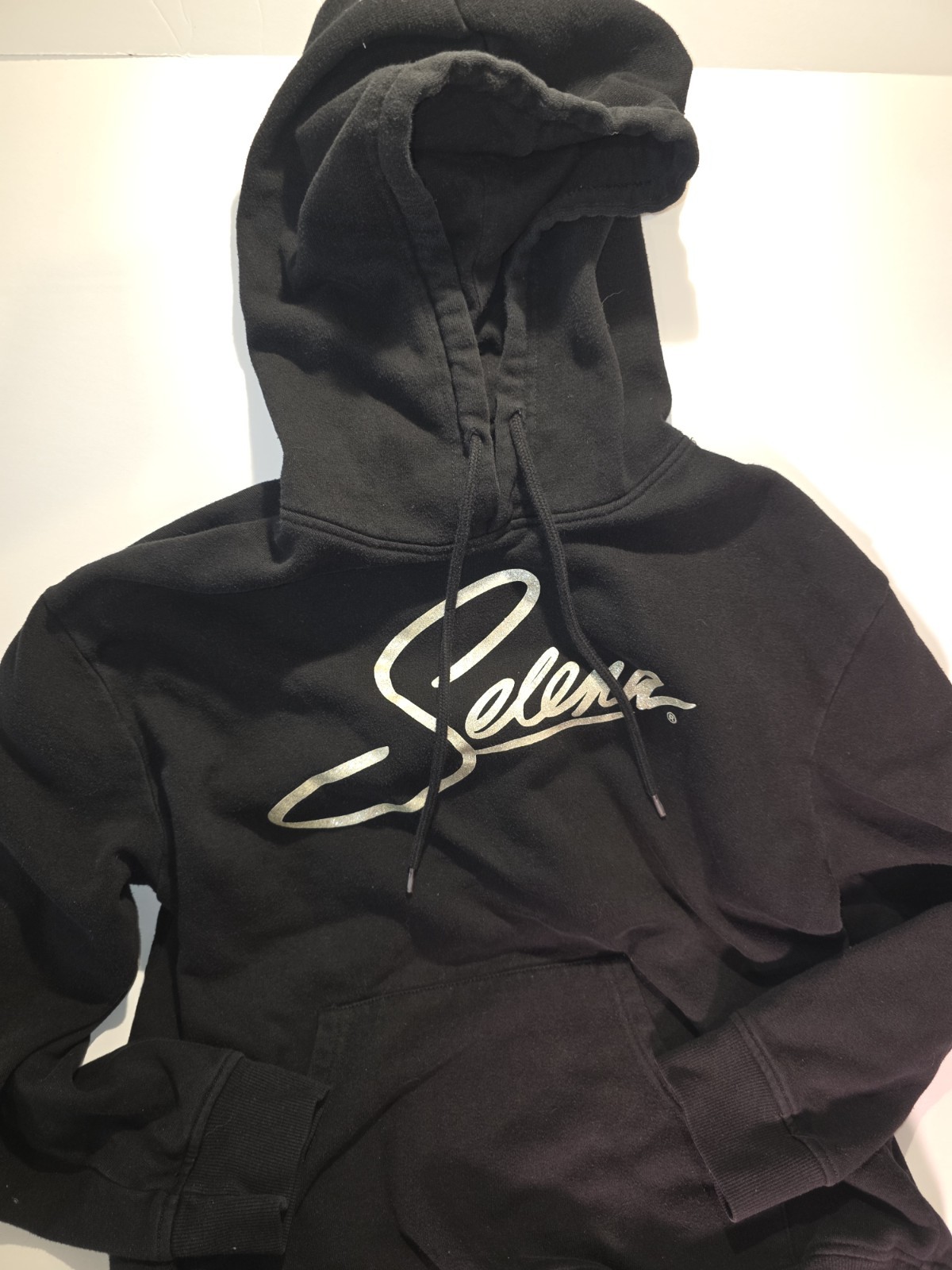 Selena Black Pullover Hoodie Men’s M Graphic Logo Print Drawstring Pockets