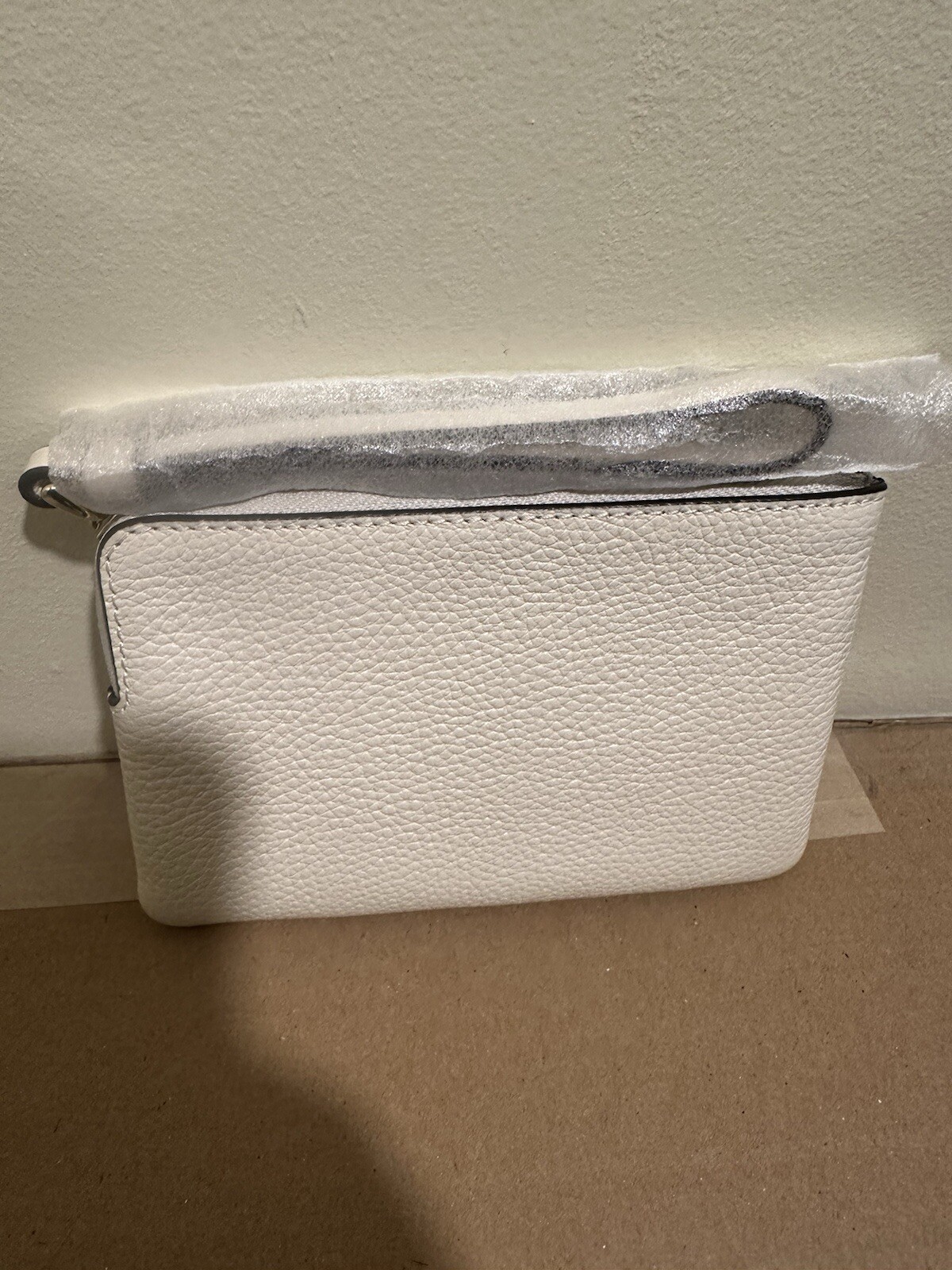 💚 Coach Corner Zip Wristlet – CP483 Chalk White Pebbled Leather – NWT