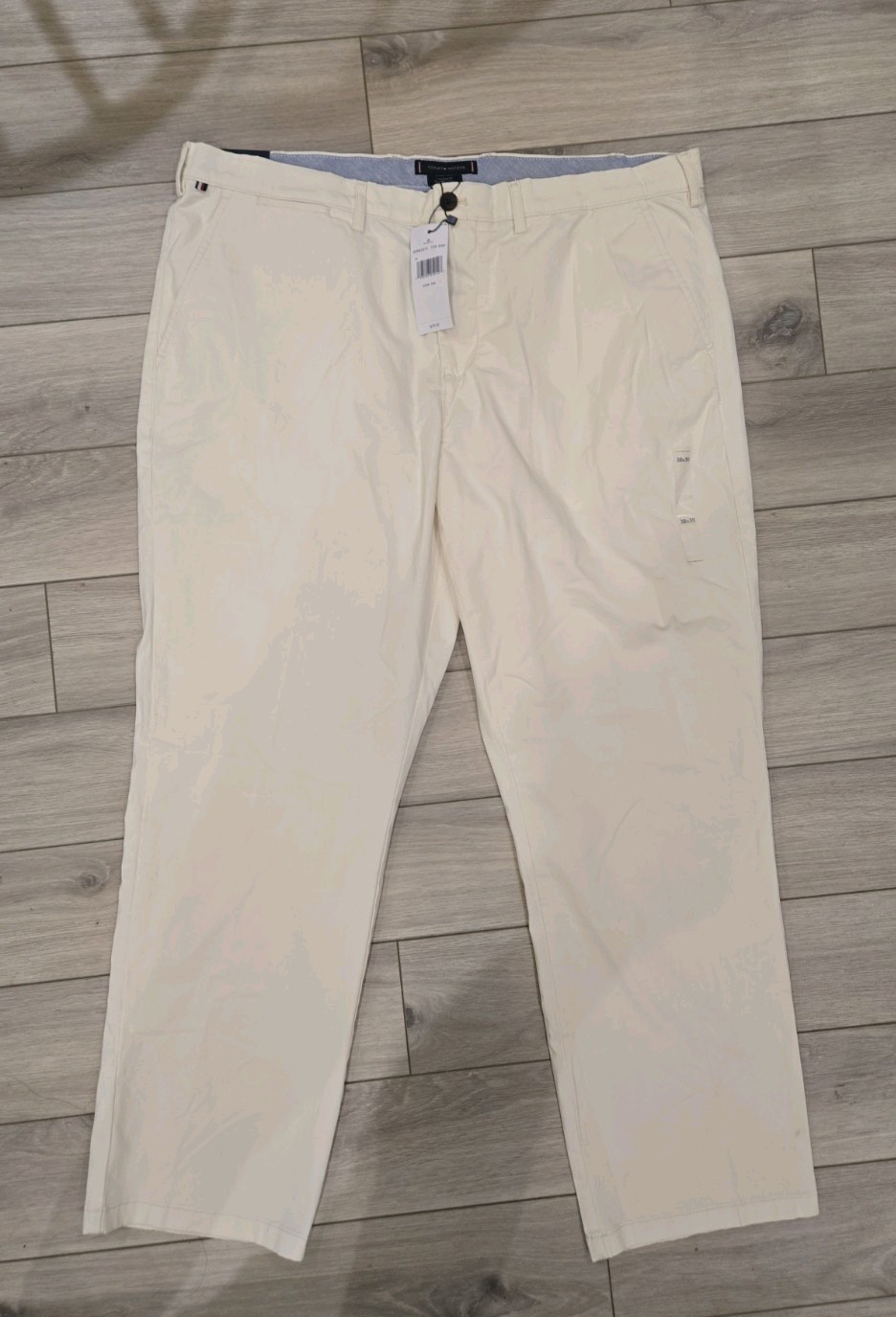 Tommy Hilfiger THFlex Men’s Light Beige Ivory Chino Pants 38/30 Straight NWT