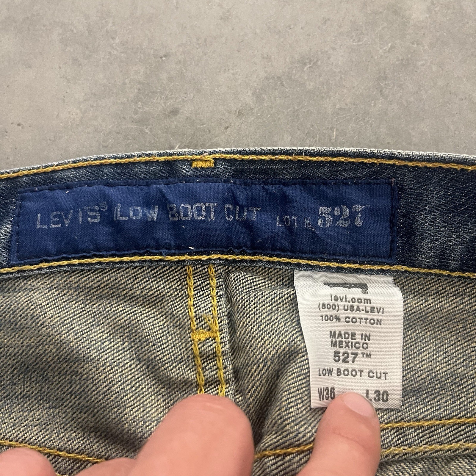 Vintage Y2K 2006 Levi’s 527 Men’s Flared Distressed Bootcut Jeans Size 36×30