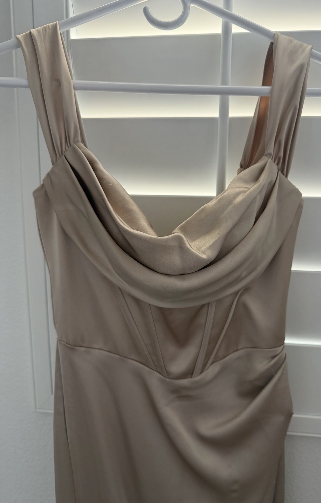 Ladivine by Cinderella Divine Satin Beige Gown Women’s Dress Size 6