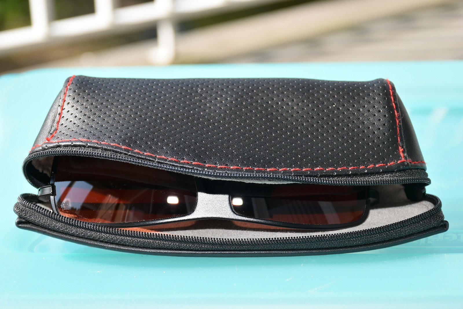 TAG HEUER Avant-garde Sport Performance Unisex-Adult Polarized Square Sunglasses