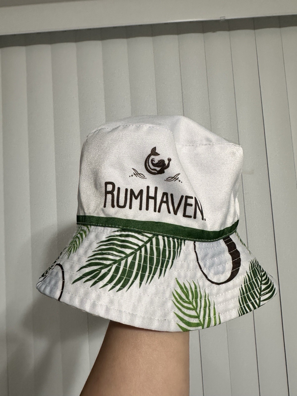 RumHaven Reversible White/Green Tropical Leaf Print Bucket Hat One Size Unisex