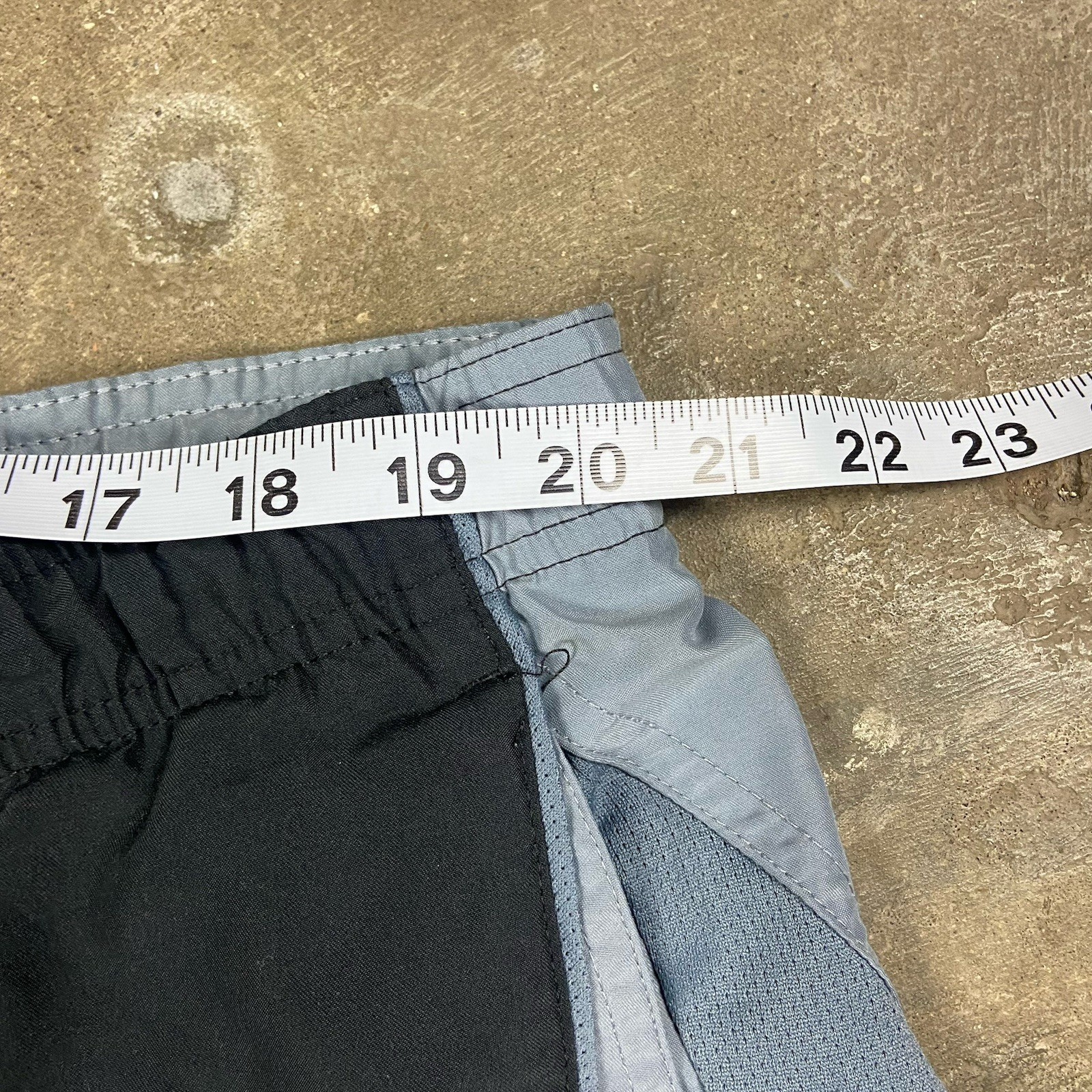 Nike Core Contend Volley Shorts Size XL Black Mesh Lined Swim Trunks Swoosh Logo