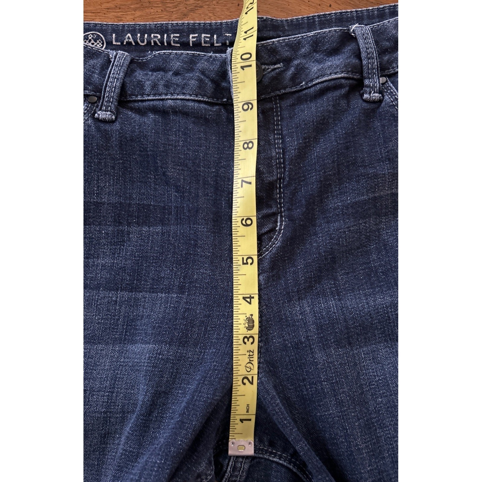 Laurie Felt Los Angeles Classic Weekender Crop Jeans Blue Denim 10 A367030