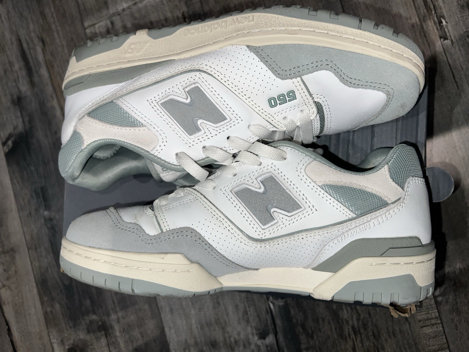 New Balance 550 BB550NED Men’s Low Top Leather Sneakers White Mens size 8.5