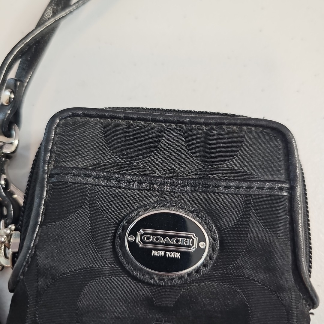 Vintage COACH New York Black Signature Wristlet Pouch Card Holder CC Monogram
