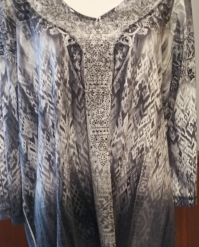 Energy World Wear 3X Long Sleeve Soft Greys Blk White Bling at Neck 30″ Long ene
