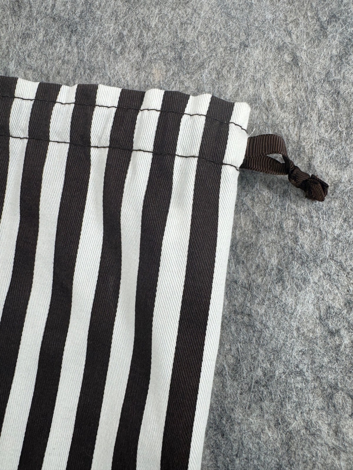 Henri Bendel Dust Bag Brown White Stripe 15×16 Drawstring