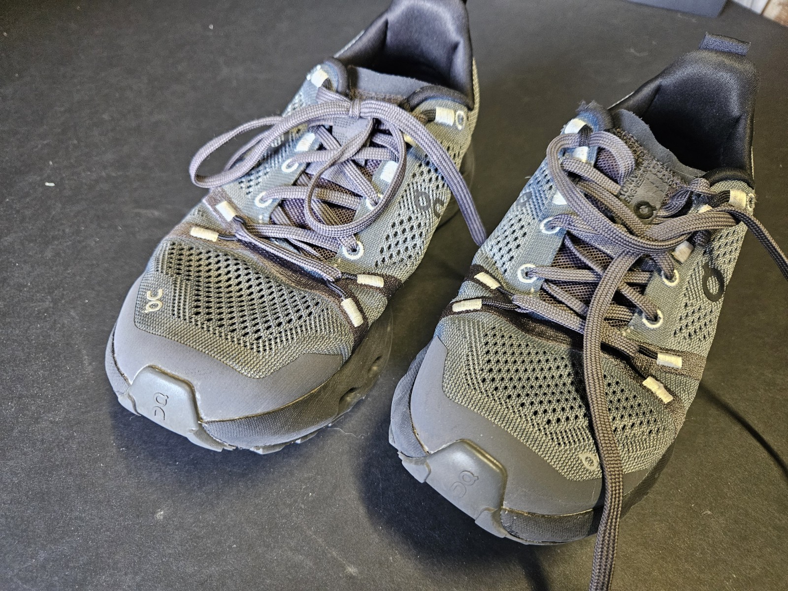 On Cloudsurfer Trail Black Gray Eclipse Running Shoes Women’s Size W6 – EUC
