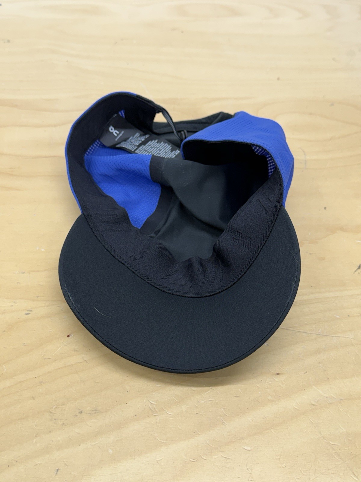On Running Utility Zero Cap Cobalt Blue Black NWT Unisex Outdoor