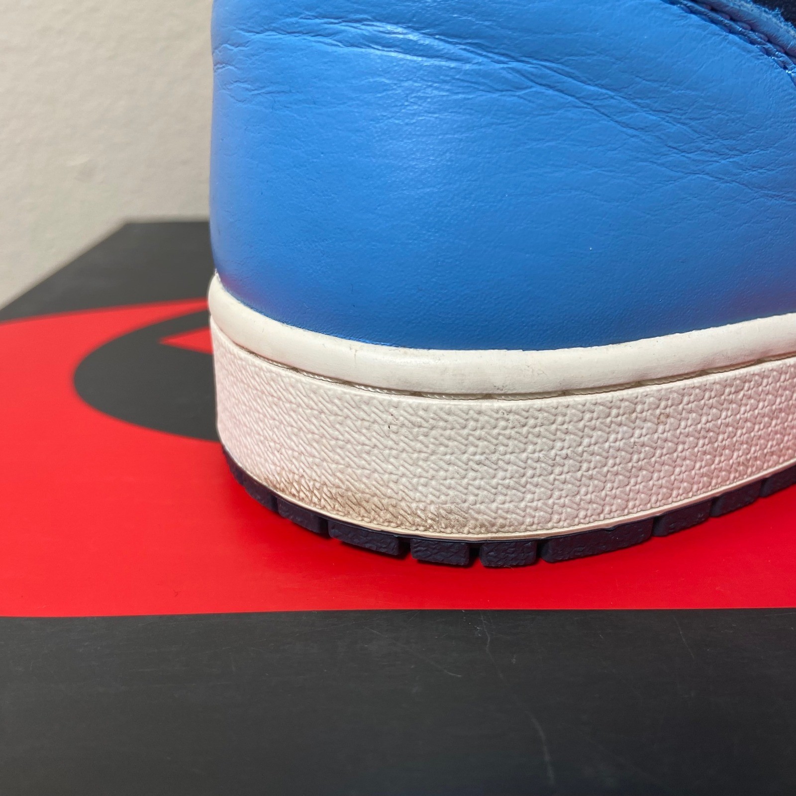 Jordan 1 Retro High OG Obsidian 2019 Men Size 10.5 Used with Box 555088-140