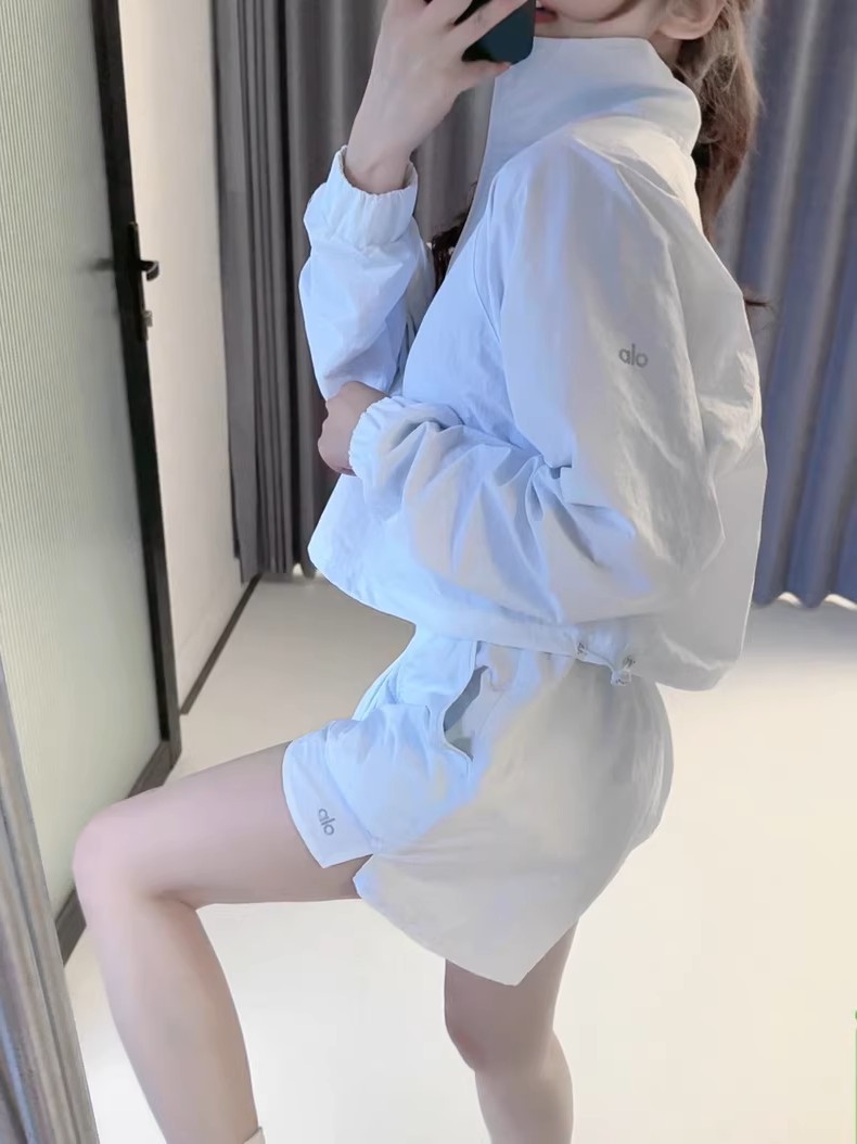 NEW AIo Yoga Set Cropped 1/4 Zip Alumni Pullover+Short Suit Casual Women’s Sets
