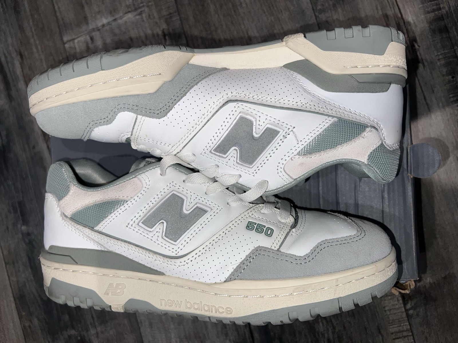 New Balance 550 BB550NED Men’s Low Top Leather Sneakers White Mens size 8.5