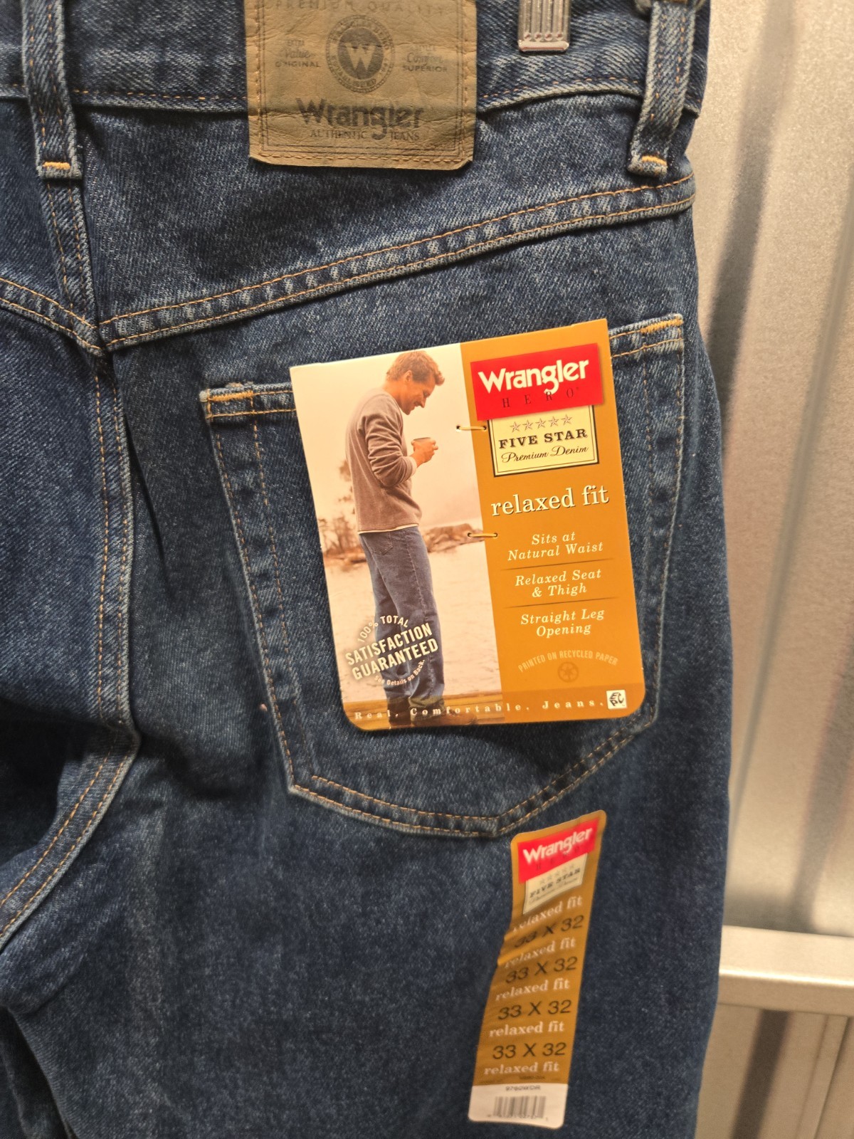NWT WRANGLER 9760WDR Relaxed Fit Premium DENIM JEANS, 33 x 32 Dark Wash