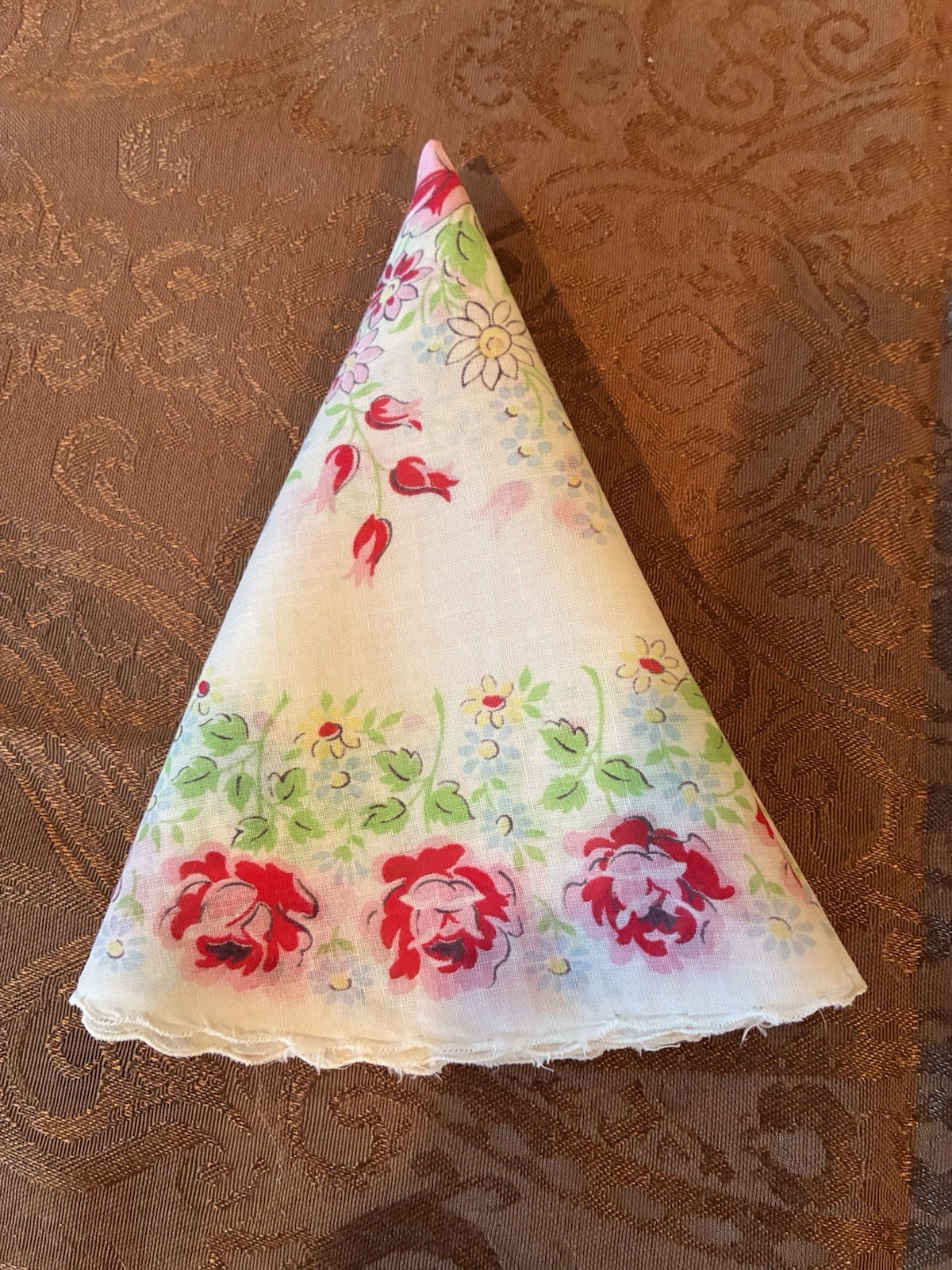 Rare 14.5 In Round Handkerchief Vintage Floral Print Roses Tulips Cottagecore