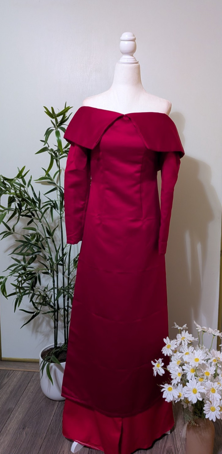 Ao Dai S Lụa Tafta Đỏ Đô , Ngực 82 cm Eo 68 cm/ kèm quần lụa đỏ