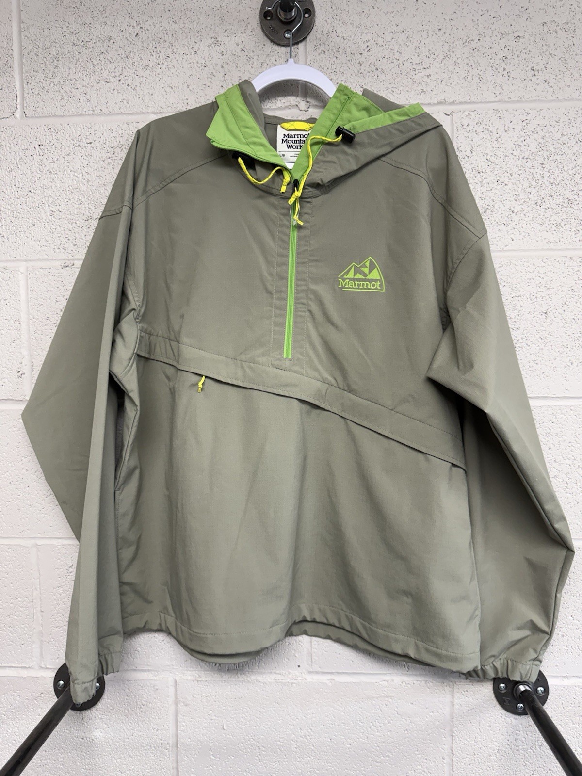 Marmot Windbreaker Anorak Jacket – Hiking / Outdoor Gear – Mens