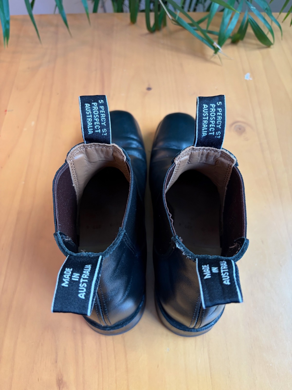 R.M. Williams Classic Craftsman Leather Chelsea Boots US 10 / UK 9 – Barely Worn