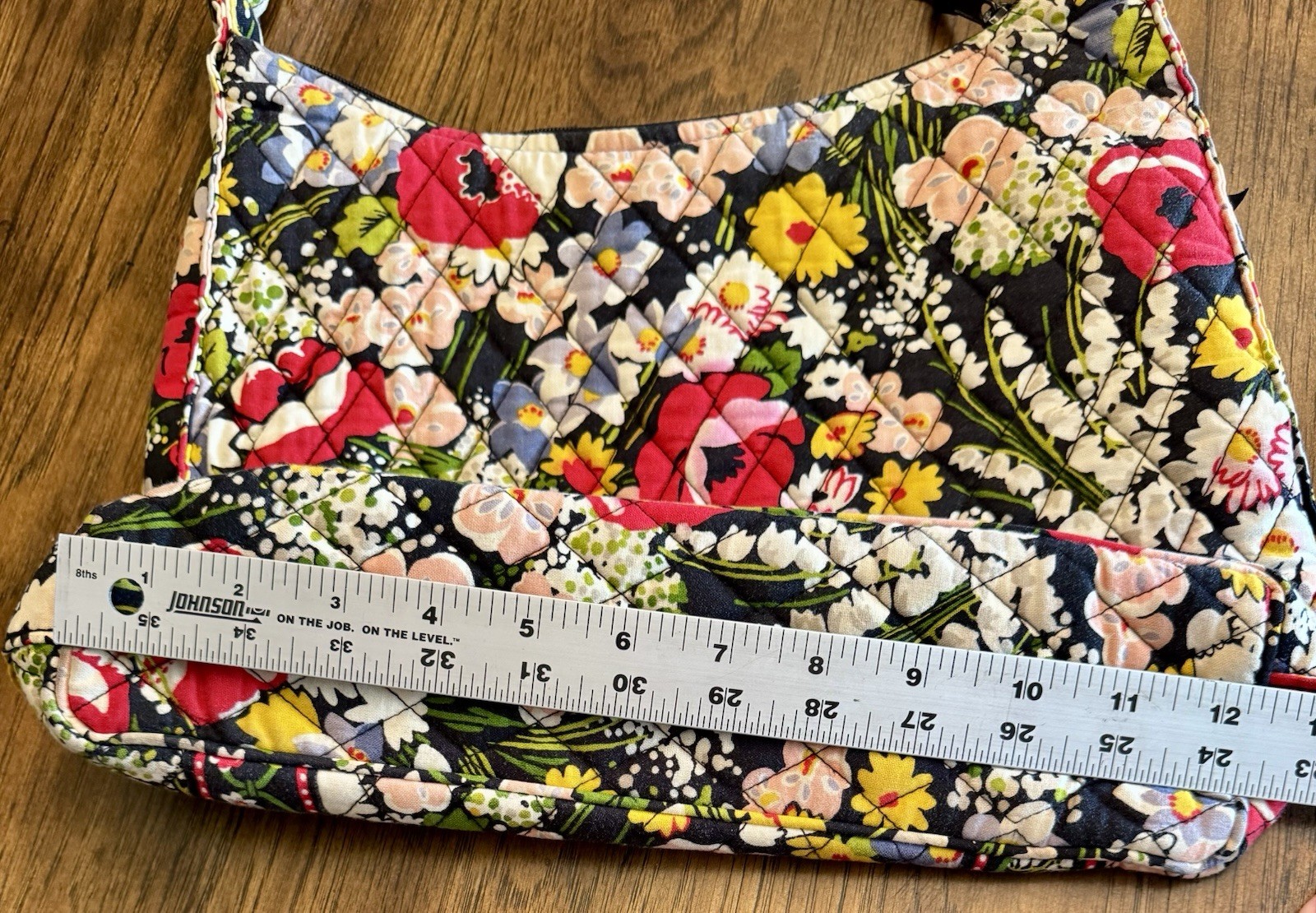 VERA BRADLEY Poppy Fields HOBO Shoulder Bag Zipper Pockets Quilted Cotton