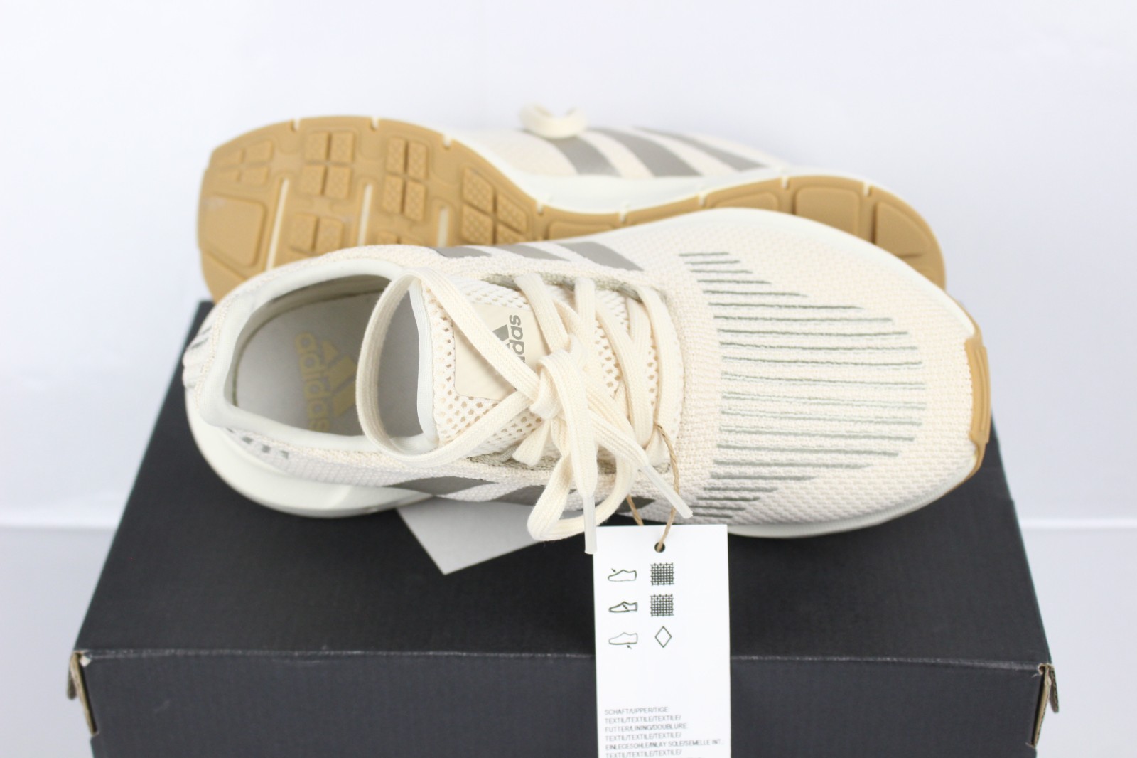 Adidas Wome’s Swift Run 1.0 Running Size 5 Wonder White Cyber Metallic Off White