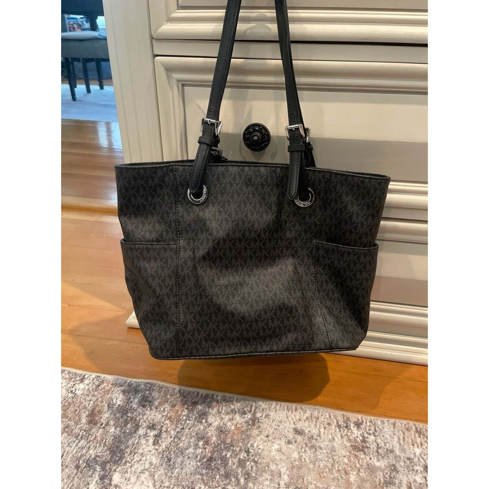Michael Kors Jet Set Large Logo Signature East West Tote Bag in Black