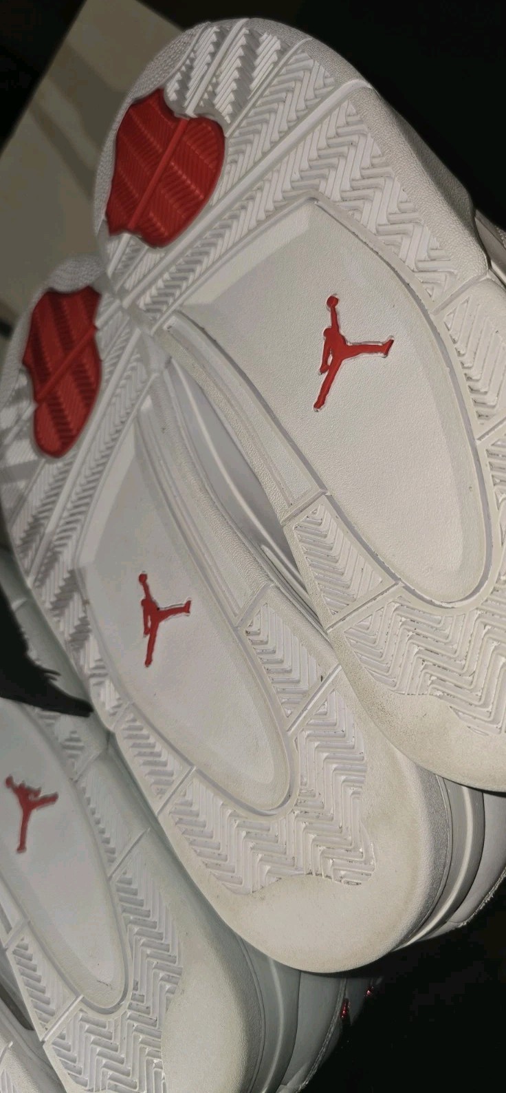 Air Jordan 4 Retro “Metallic Red” (2020) in US Size 15. OG BOX / 9.2/10