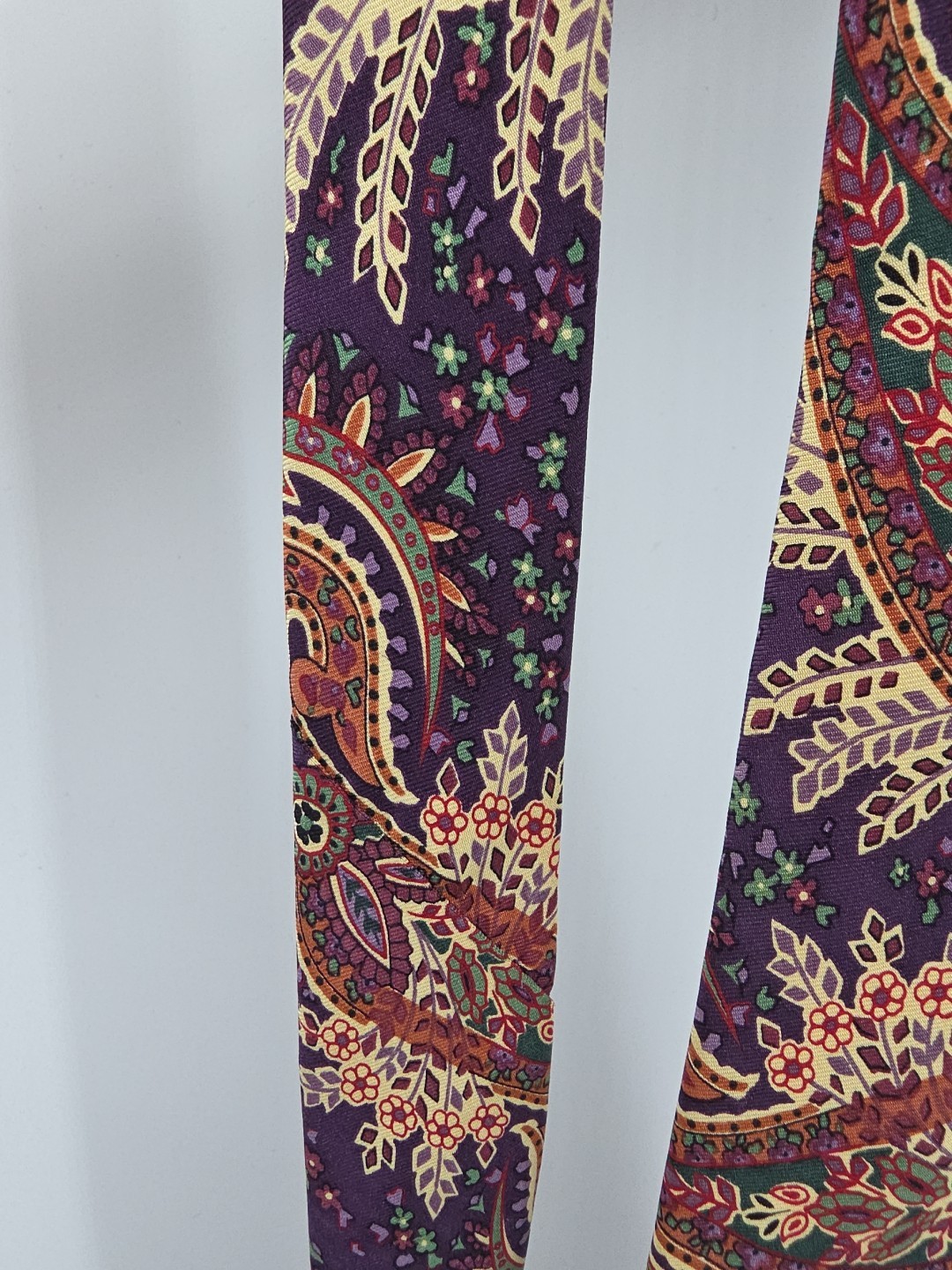 Vintage Hathaway Tie Men’s Plum Beige Paisley All Silk Made in USA Necktie 90s